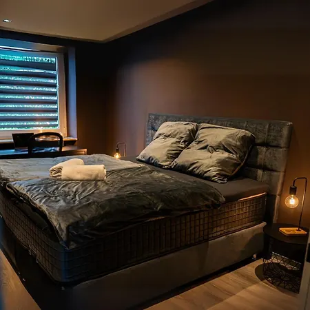 Apartment Modern Black 4 Mit Balkon