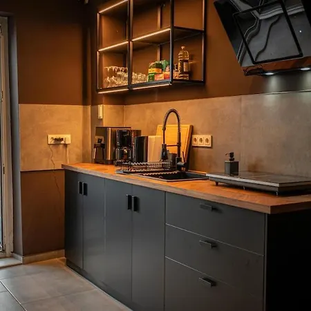 Apartment Modern Black 4 Mit Balkon